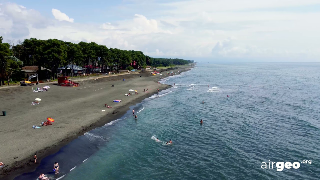Ureki magnetic sand beach - Sakartvelo  (republic of Georgia) 4k