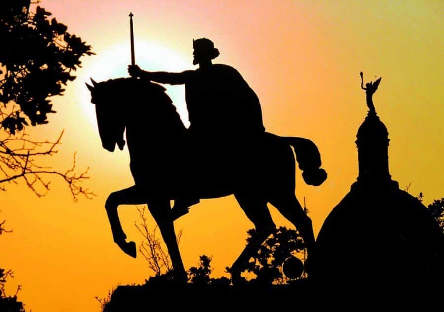 Zagreb King Tomislav - Chasing the Donkey