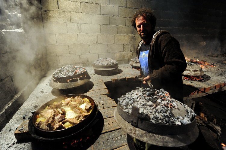 Croatian Peka For Vegetarians | Chasing the Donkey