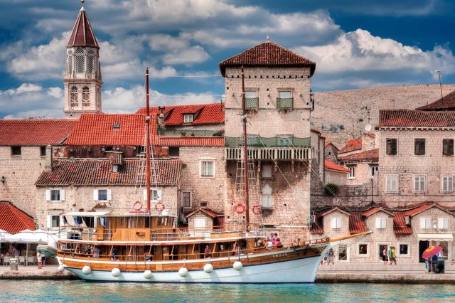 travel to croatia - vacation in croatia - trogir 2