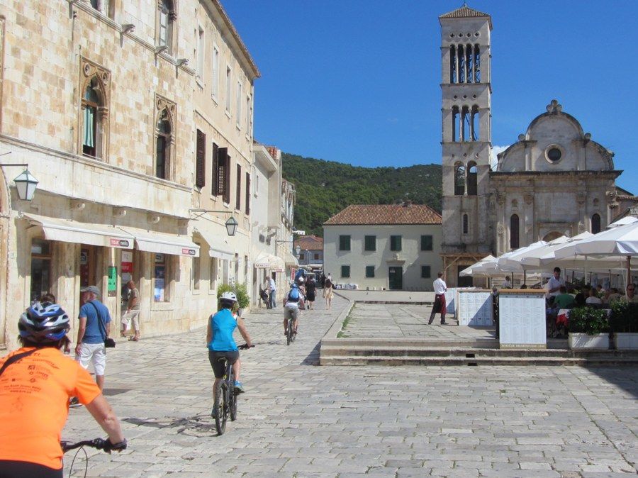 A cycling holiday to Hvar Island 1