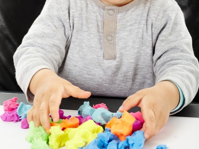 Flying With Children_FREE Play dough Printable