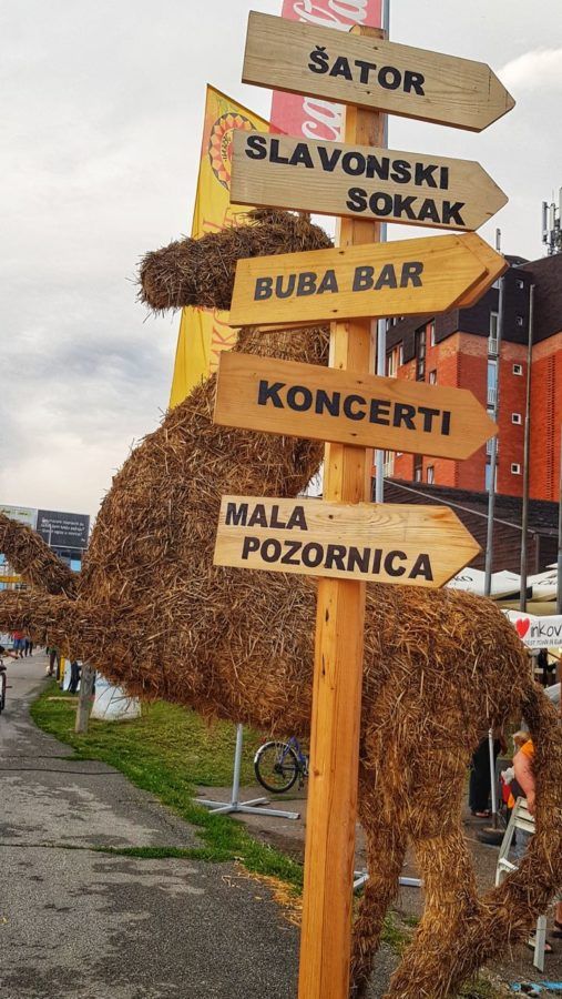 Vinkovačke jeseni Decorations