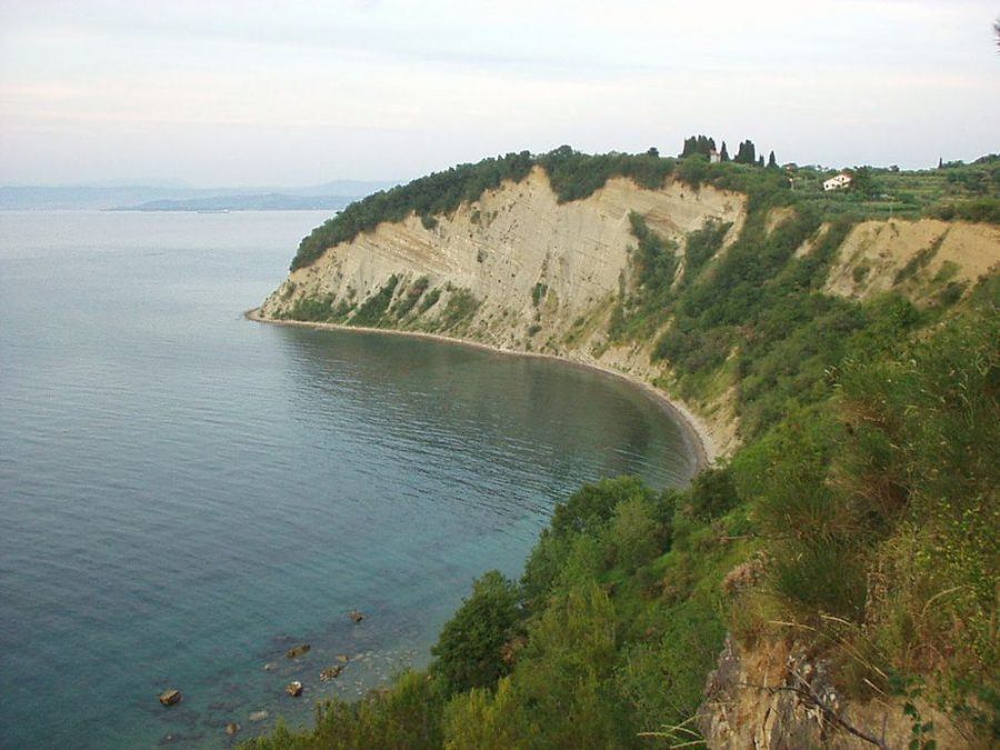 Balkans Travel Guide: Best Beaches in the Balkans Zaliv Beach