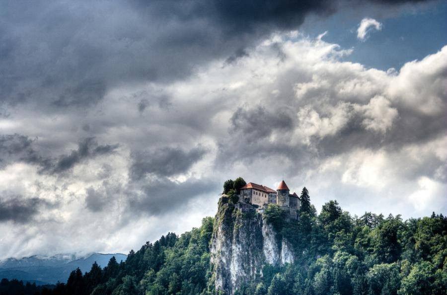lake-bled-castle-slovenia-castles_slovenia-travel-blog