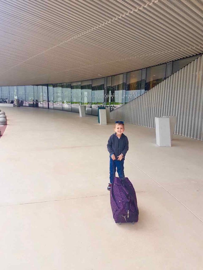 Family Hotel Amarin - Checking In