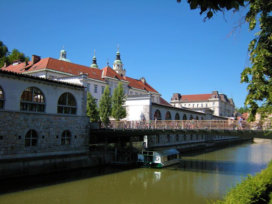 Things to do in Slovenia_The Bridges of Ljubljana_Butchers' bridge