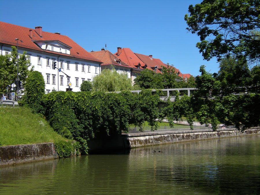 Things to do in Slovenia_The Bridges of Ljubljana_Saint Jacob’s Bridge