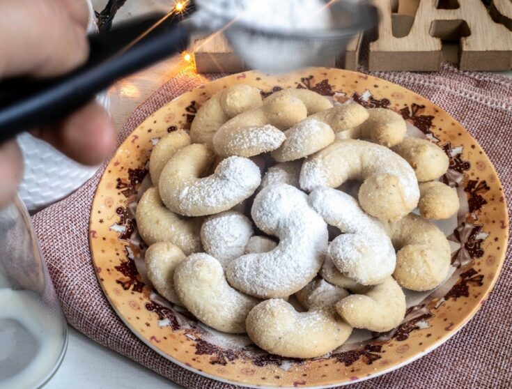 How To Make Vanilin Kiflice Vanilla Crescent Cookies Recipe 5 (1)