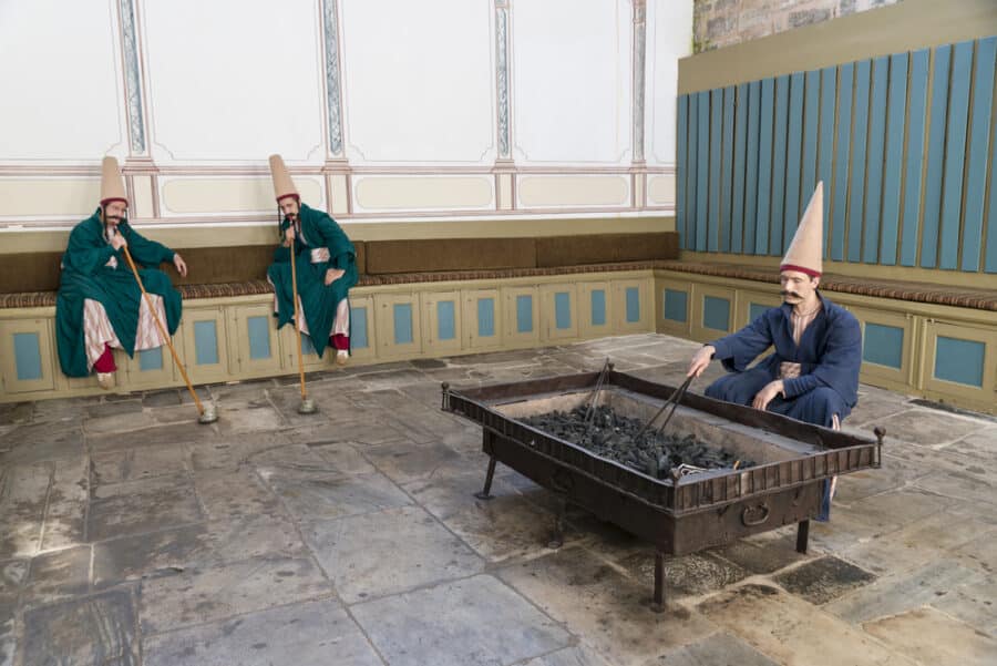 Palaces in Istanbul -Braided Guards (Zuluflu Baltacilar), Topkapi Palace, Istanbul_Depositphotos_90341996_