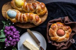 `_Croatian Easter Bread Dolls