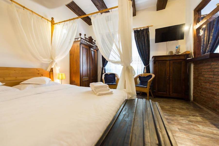 Romania Travel Blog_Things to do in Romania_Where to Stay in Brasov_Kron Studio Kalista