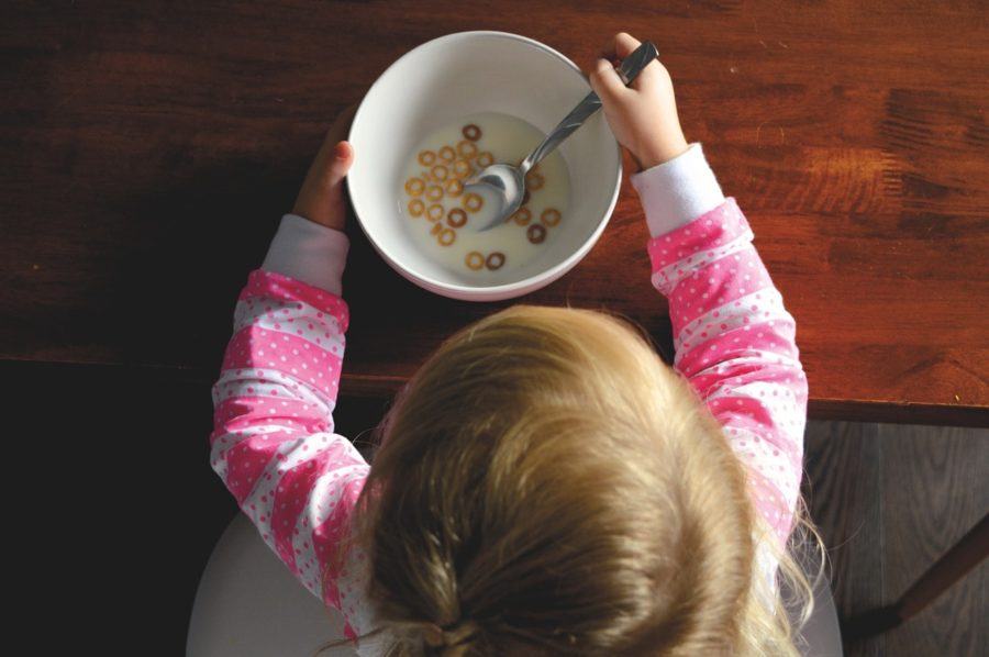 Child Eating_Best Travel High Chairs for Toddlers_COVER