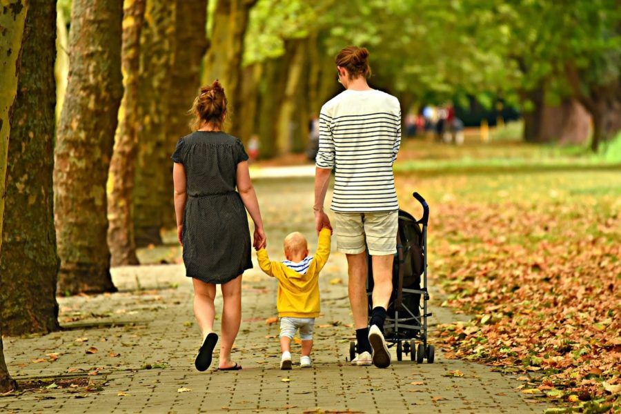 Family with Stroller_Best Umbrella Strollers for Travel Reviews_COVER