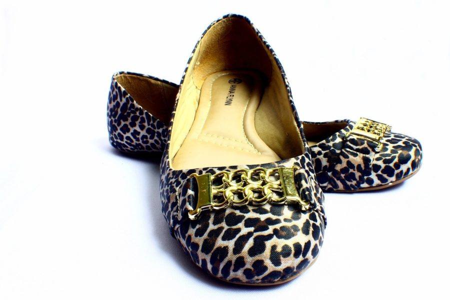 Travel Flats Reviews_Women's Shoes_COVER
