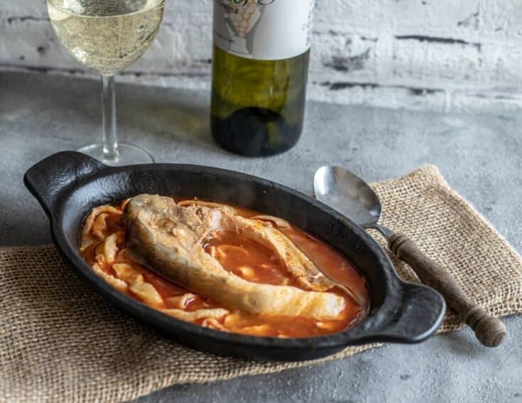 Fiš paprikaš with wine