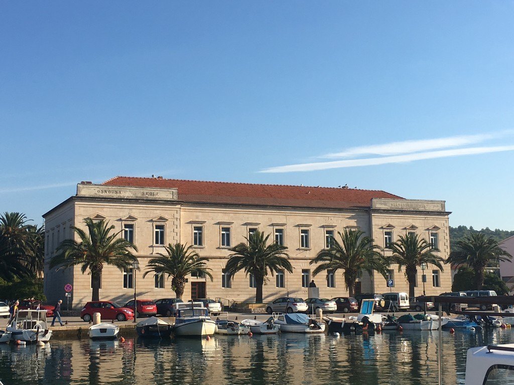 Stari Grad harbor
