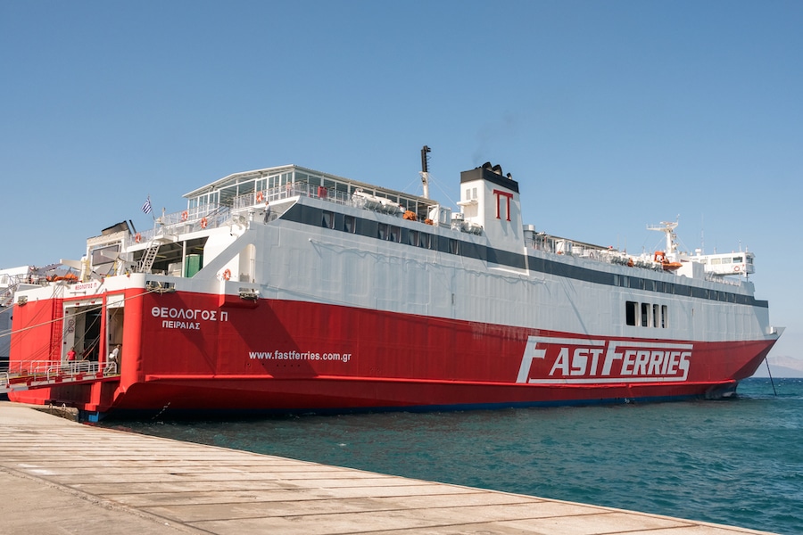 Fast Ferry Grèce_Depositphotos_210680072_s-2019