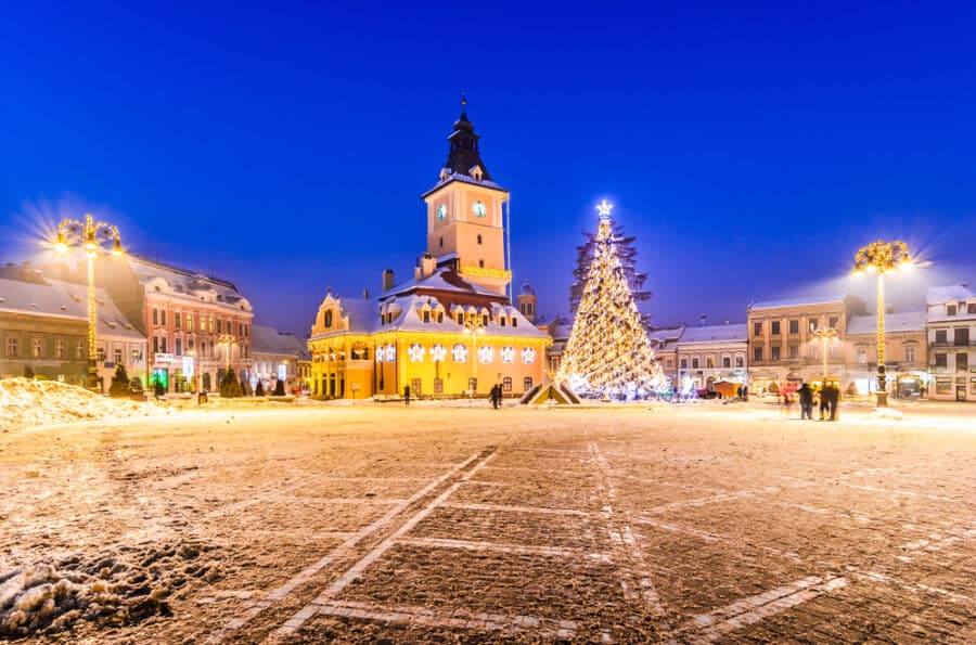 Πώς να πάτε από το Μπρασόβ στο Βουκουρέστι - Μπρασόβ, Ρουμανία με ένα παλιό χριστουγεννιάτικο δέντρο