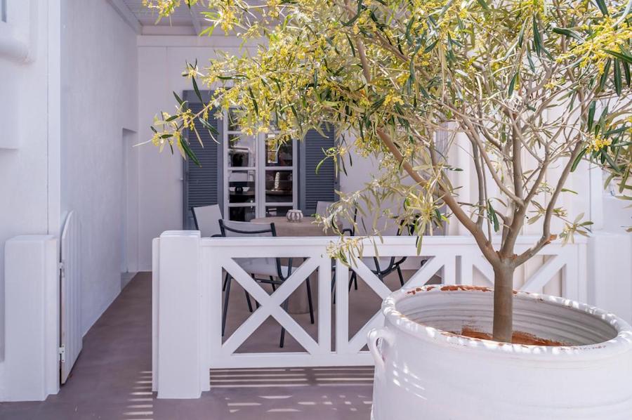 Greece Travel Blog_Milos Island Guide_Milos Bay Suites