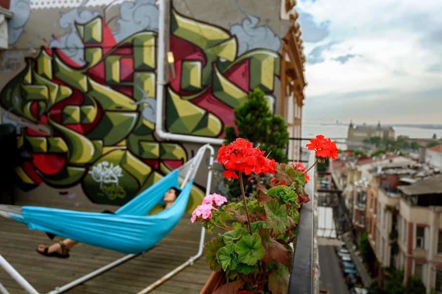 Turkey Travel Blog_Where To Stay In Istanbul_Hush Hostel Lounge