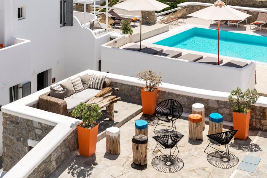Greece Travel Blog_Islands Close To Santorini_Artemoula's Studios