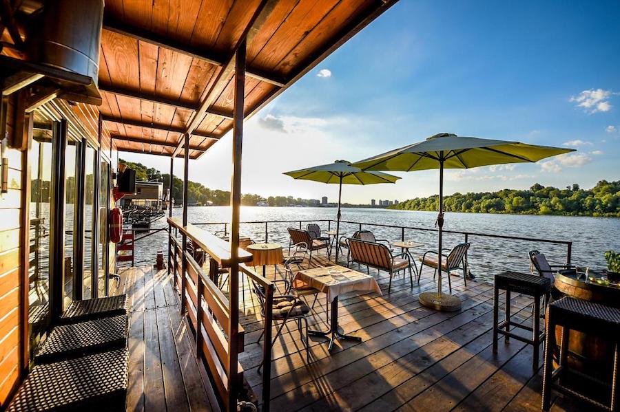 Serbia Travel Blog_Where To Stay In Belgrade_San Art Floating Hostel & Apartments