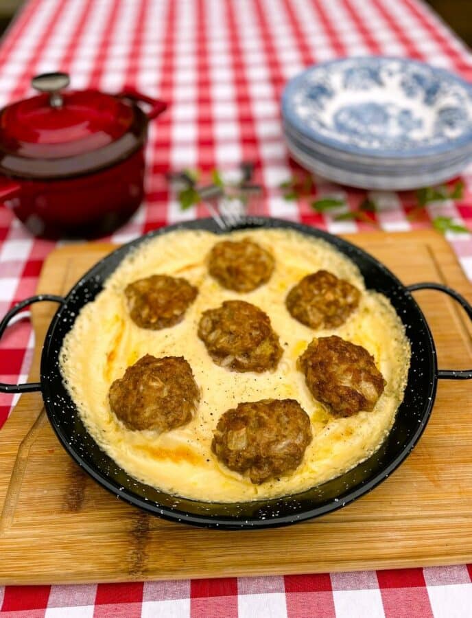 How to make Đulbastije - Bosnian Meatballs