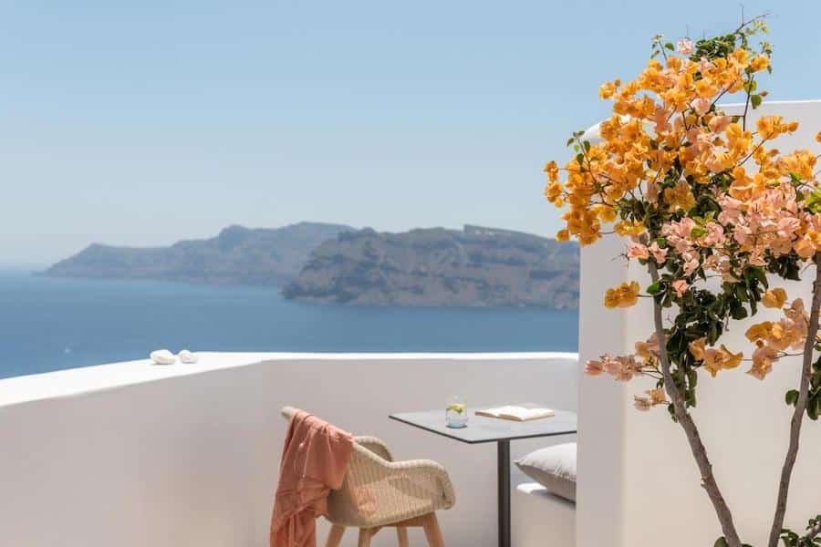 Greece Travel Blog_Honeymoon Hotels In Santorini_Aspaki by Art Maisons