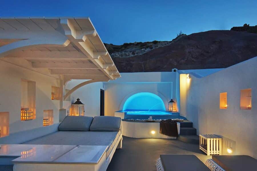 Santorini Honeymoon Hotels_cave-pool-suite-astarte