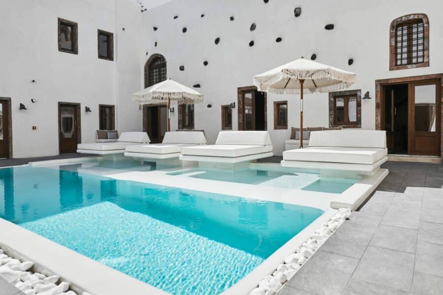 Santorini Honeymoon Hotels_thepool_4397
