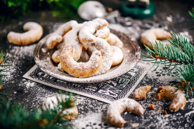 How To Make Almond Kiflice