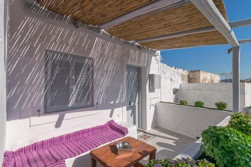 Where To Stay In Milos Island, Greece_Frankie's Traditional House