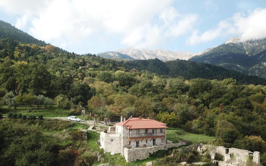 Greece Travel Blog_Guide To Mystras_Arxontiko Taygeti