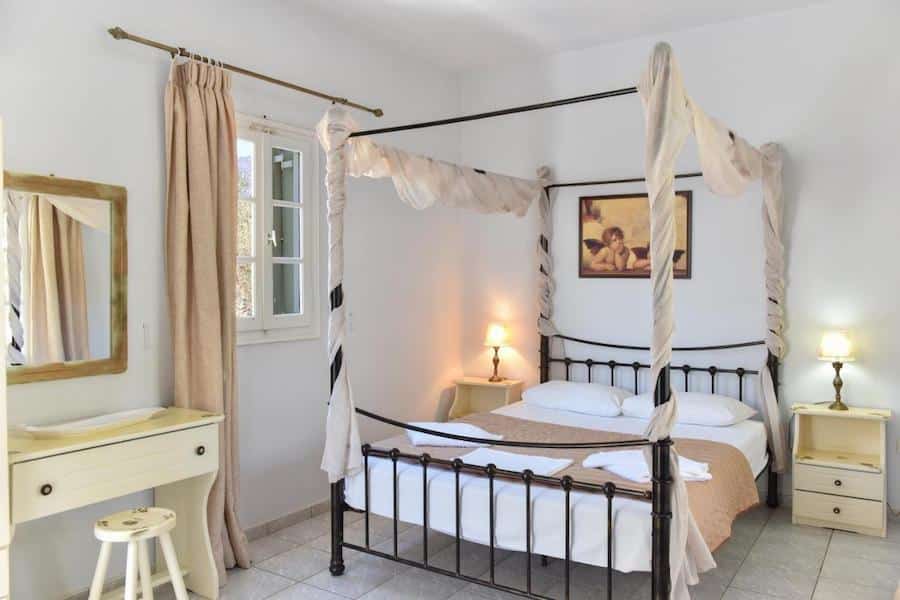 Greece Travel Blog_Sifnos Island Guide_Giannakas Studios