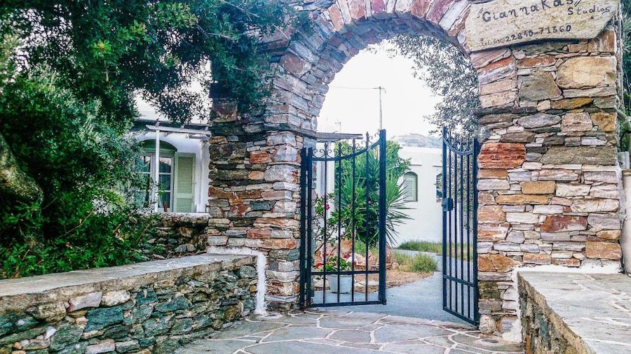 Greece Travel Blog_Sifnos Island Guide_Giannakas Studios