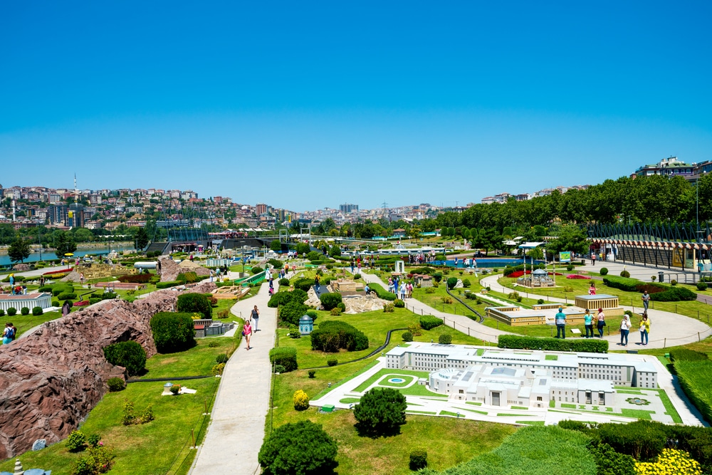 Your Guide To Beyoglu, Istanbul | Chasing the Donkey