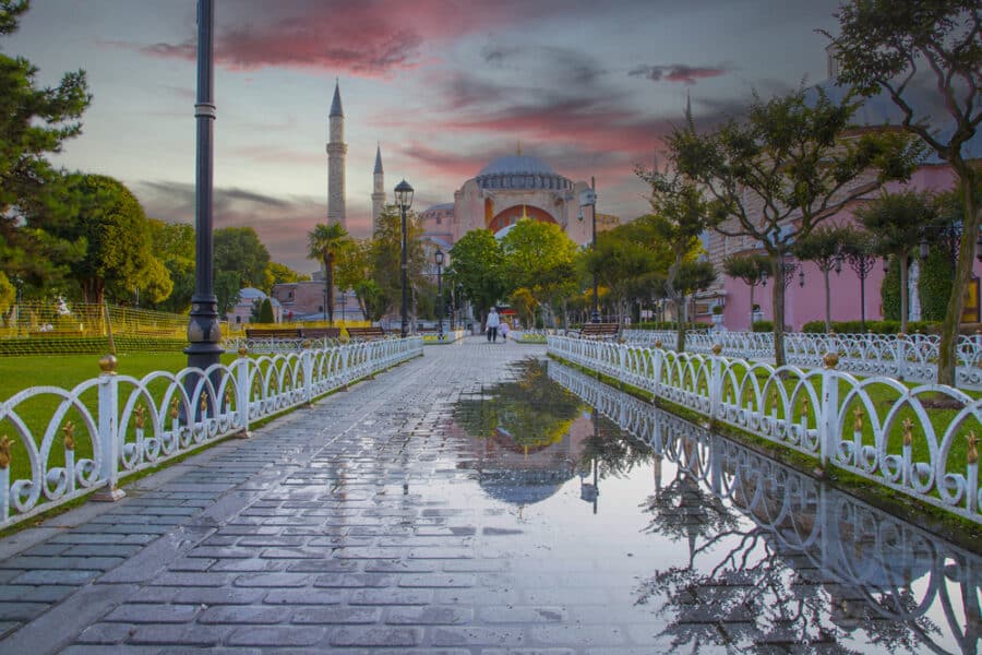 Travel Tips For Istanbul - Hagia Sophia Crowds