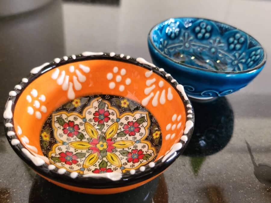 Small ceramic bowls_Souvenirs from Turkey_Shopping in Turkey