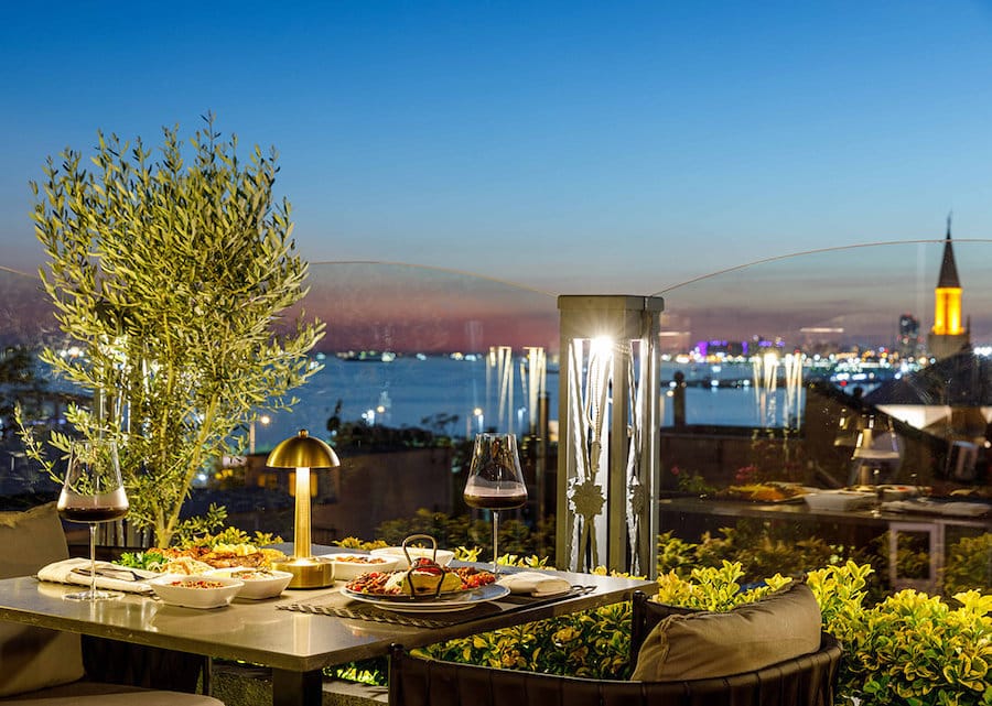 Turkey Travel Blog_Best Rooftop Bars & Restaurants In Istanbul_Amiralto