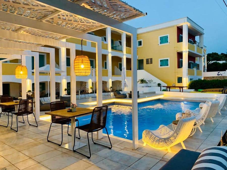 Greece Travel Blog_Best Places To Stay On Leros_Alidian bay Suites Leros