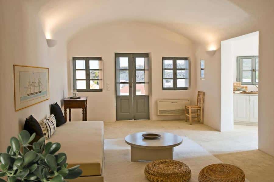 Greece Travel Blog_Best Places To Stay In Santorini_Ambelia Traditional Villas