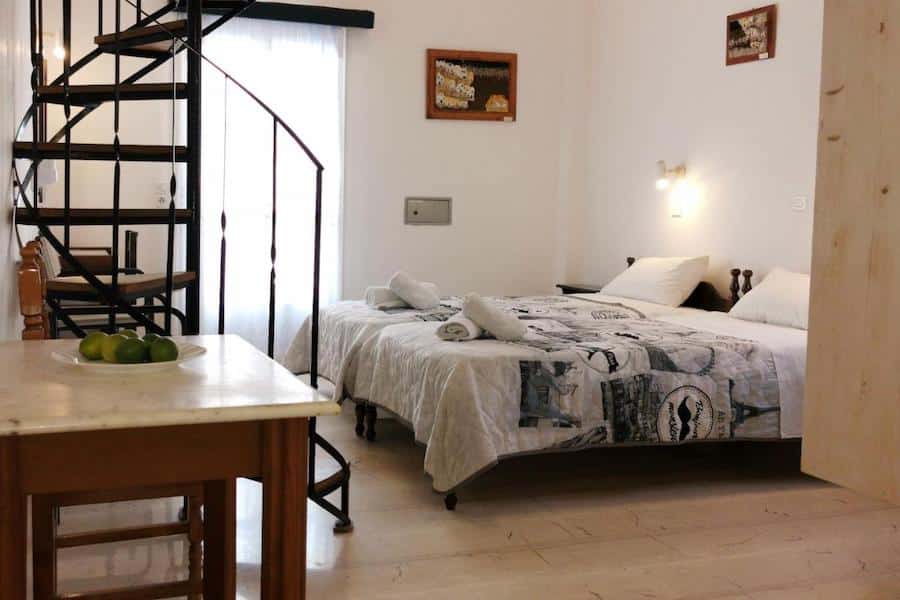 Greece Travel Blog_Best Places To Stay In Santorini_Aretousa Villas