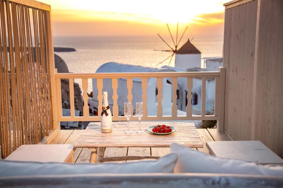 Greece Travel Blog_Where To Stay In Santorini_Thetis Cave Houses